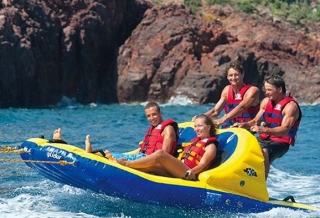  Boya remolcada en Cannes Mandelieu 